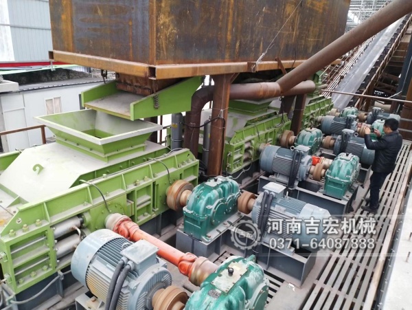 液壓對(duì)輥破碎機(jī)：粒度隨心調(diào)控,如何為砂廠創(chuàng)造更高經(jīng)濟(jì)效益？